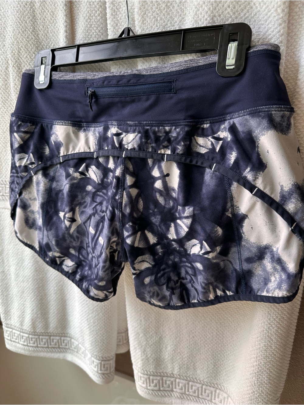 Lululemon turbo run short 4.5” Ink blot/ deep indigo - Picture 3 of 7